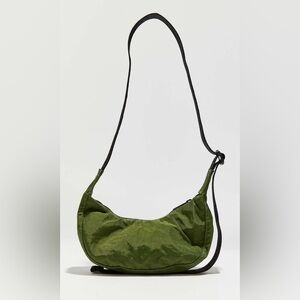 BAGGU MINI CRESCENT bag in laurel bay 💚